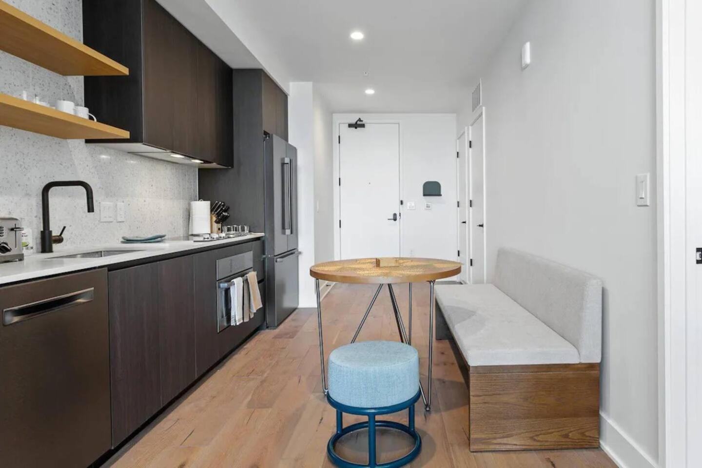 أوستن Modern 1Br Condo On Rainey St With Pool And Views المظهر الخارجي الصورة